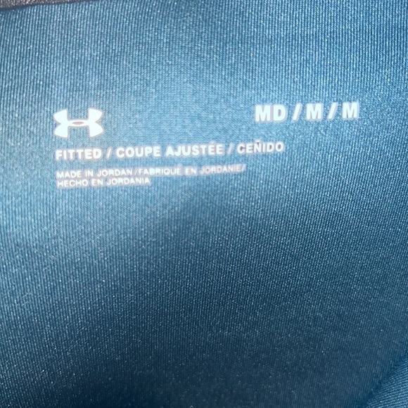 UNDER AMOUR FITTED JACKET SIZE MEDIUM. Blue Note/Metallic Silver Jacket - Picture 6 of 7